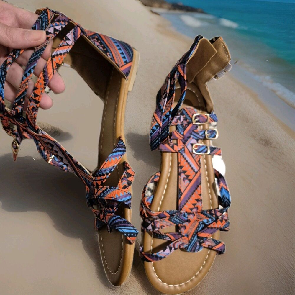 NWOT Women’s Boho Gladiator Sandals MultiColor Geometric Print Strappy Size 8 39
